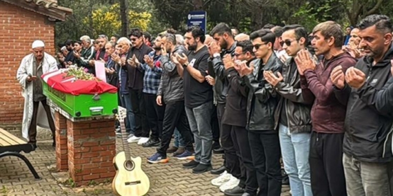 cenaze-toreninde-duygusal-anlar-sarkici-riza-tamer-son-yolculuguna-ugurlandi-hSsLkmHJ.jpg