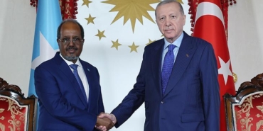 cumhurbaskani-erdogan-somali-cumhurbaskani-mahmud-ile-gorustu-LdnIazHp.jpg