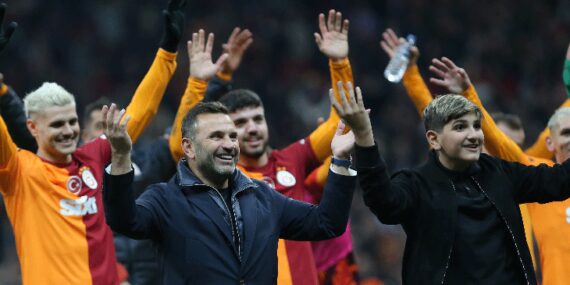 galatasarayda-ali-yigit-burukun-cezasi-tartisma-konusu-oldu-CPRCc6D3.jpg