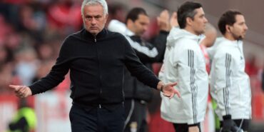 jose-mourinho-surprizi-geri-donuyor-489ezb71.jpg