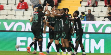 konyaspor-yenilmezlik-serisini-6-maca-cikardi-qL9f42Ow.jpg
